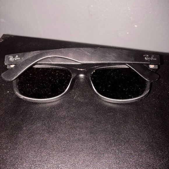 Ray-Ban Wayfarer Classic Matte Black Sunglasses - Picture 2 of 5
